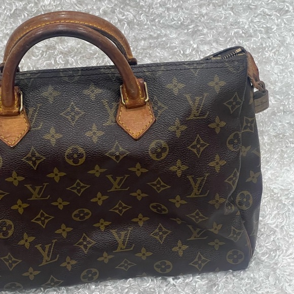 Authentic Louis Vuitton speedy monogram - Picture 14 of 16